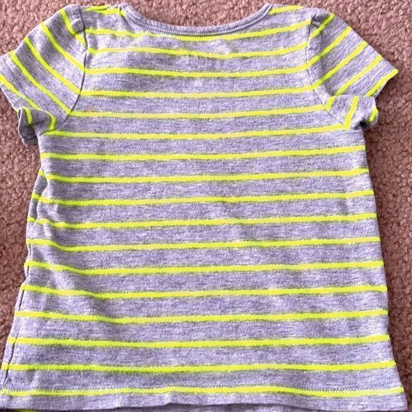 (6) Short and Long Sleeve Shirt Bundle- All 2T - Picture 3 of 13